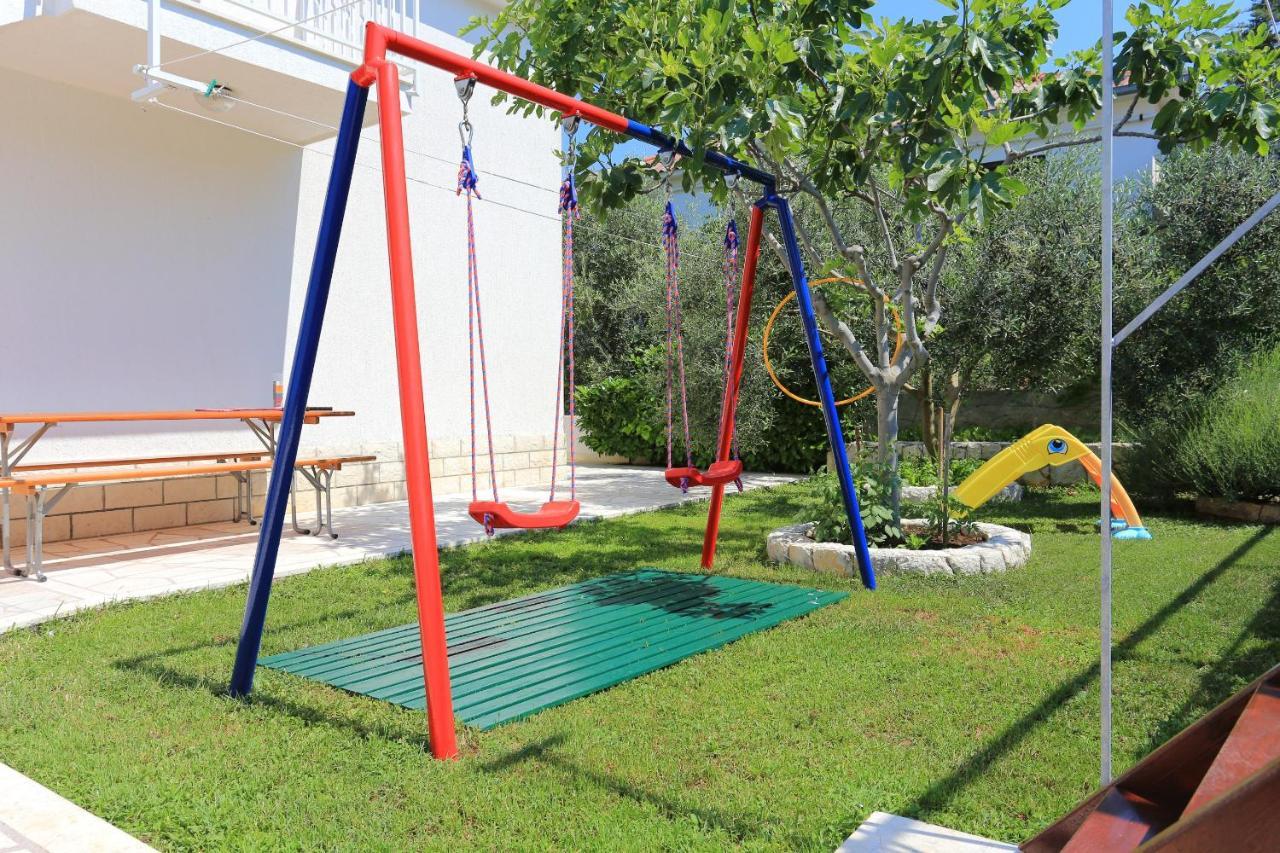 Family Friendly Seaside Apartments Razanj, Rogoznica - 10373 מראה חיצוני תמונה