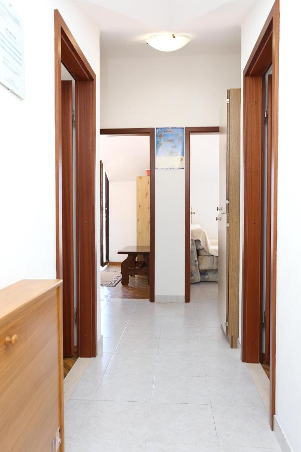 Family Friendly Seaside Apartments Razanj, Rogoznica - 10373 מראה חיצוני תמונה