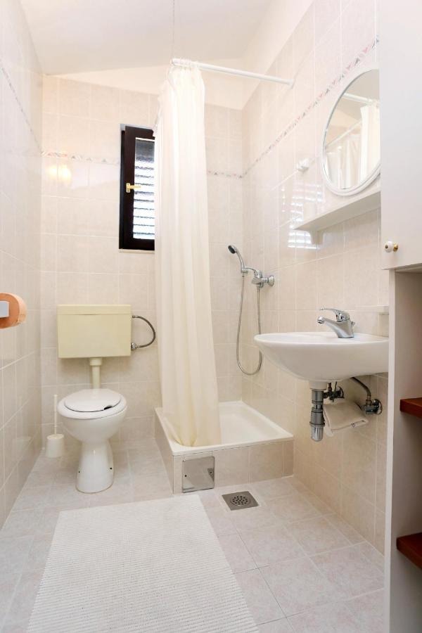 Family Friendly Seaside Apartments Razanj, Rogoznica - 10373 מראה חיצוני תמונה