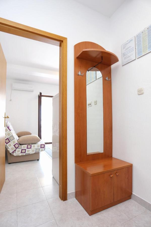 Family Friendly Seaside Apartments Razanj, Rogoznica - 10373 מראה חיצוני תמונה