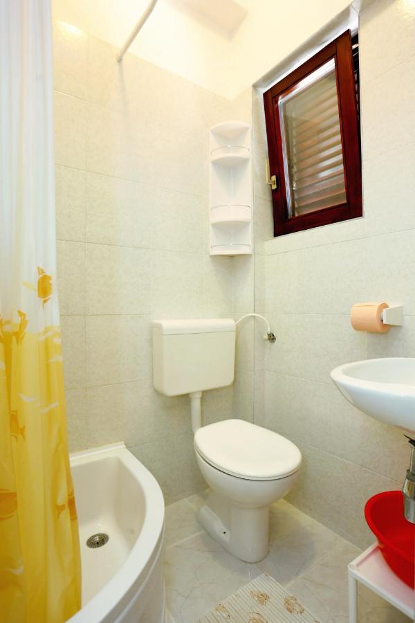 Family Friendly Seaside Apartments Razanj, Rogoznica - 10373 מראה חיצוני תמונה